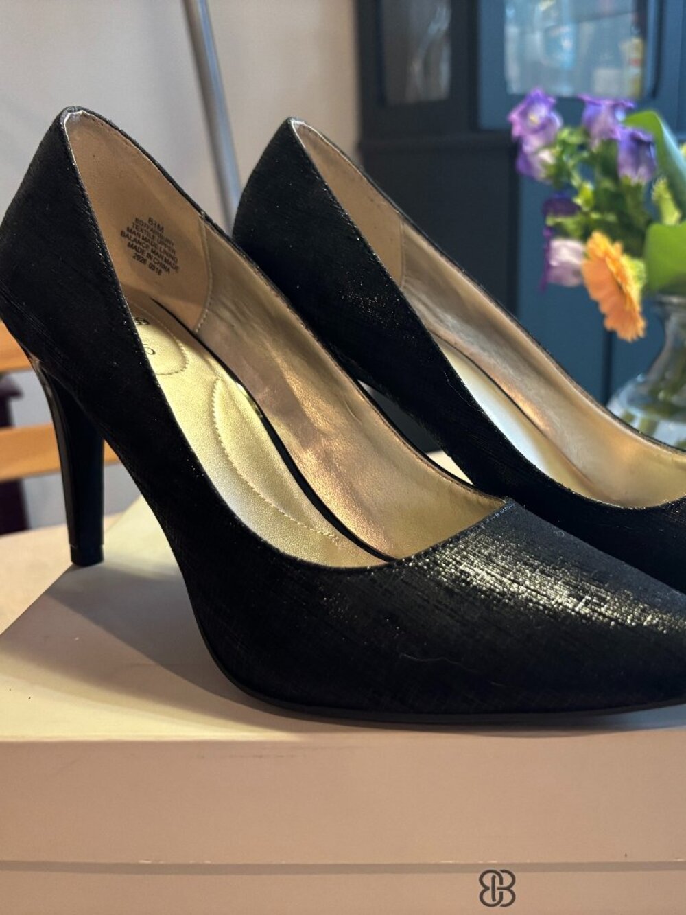 Bandolino Fairbury Pumps - Black Metallic Thread